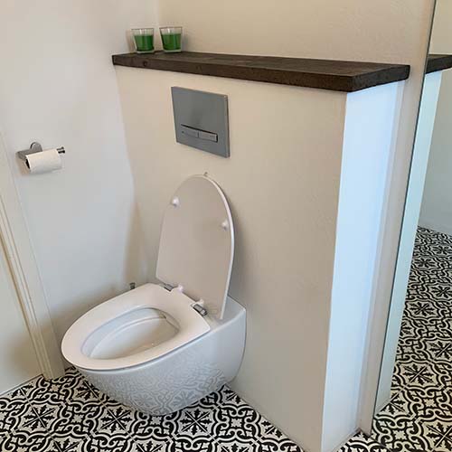 Renovering av badrum med marockansk inspiration i modern stil.