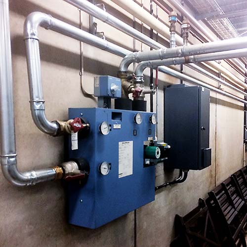 Ventilation industri. Shuntgrupp som förser värme till ventillationsagregat